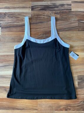 NWT Torrid Foxy wide strap tank top size 3 3X 22 24